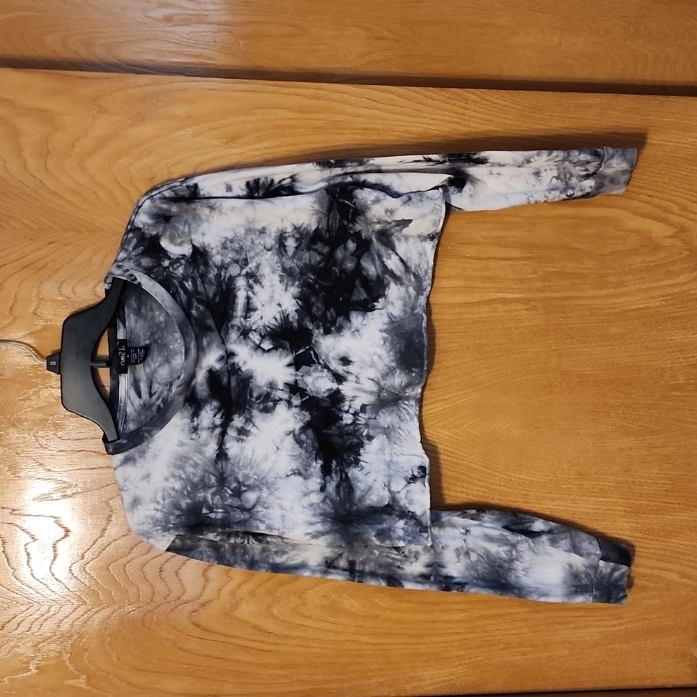 Long Seeve Crop Top